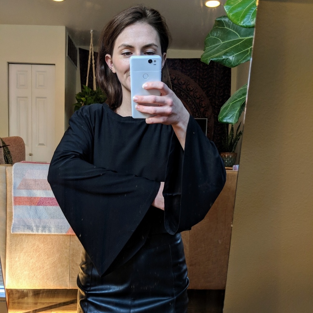 Leith bell sleeve crop top - Picture 4 of 4